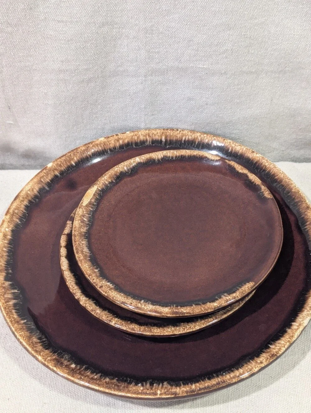 Vintage Hull pottery set of 3 plates brown glaze MCM 60s 70s Retro Grannycore